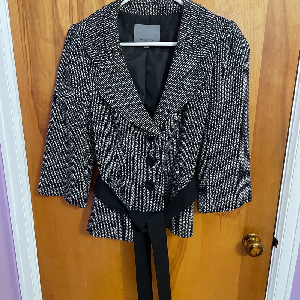 Classiques Entier Black and White Blazer with Notched Lapel and 3/4 sleeves